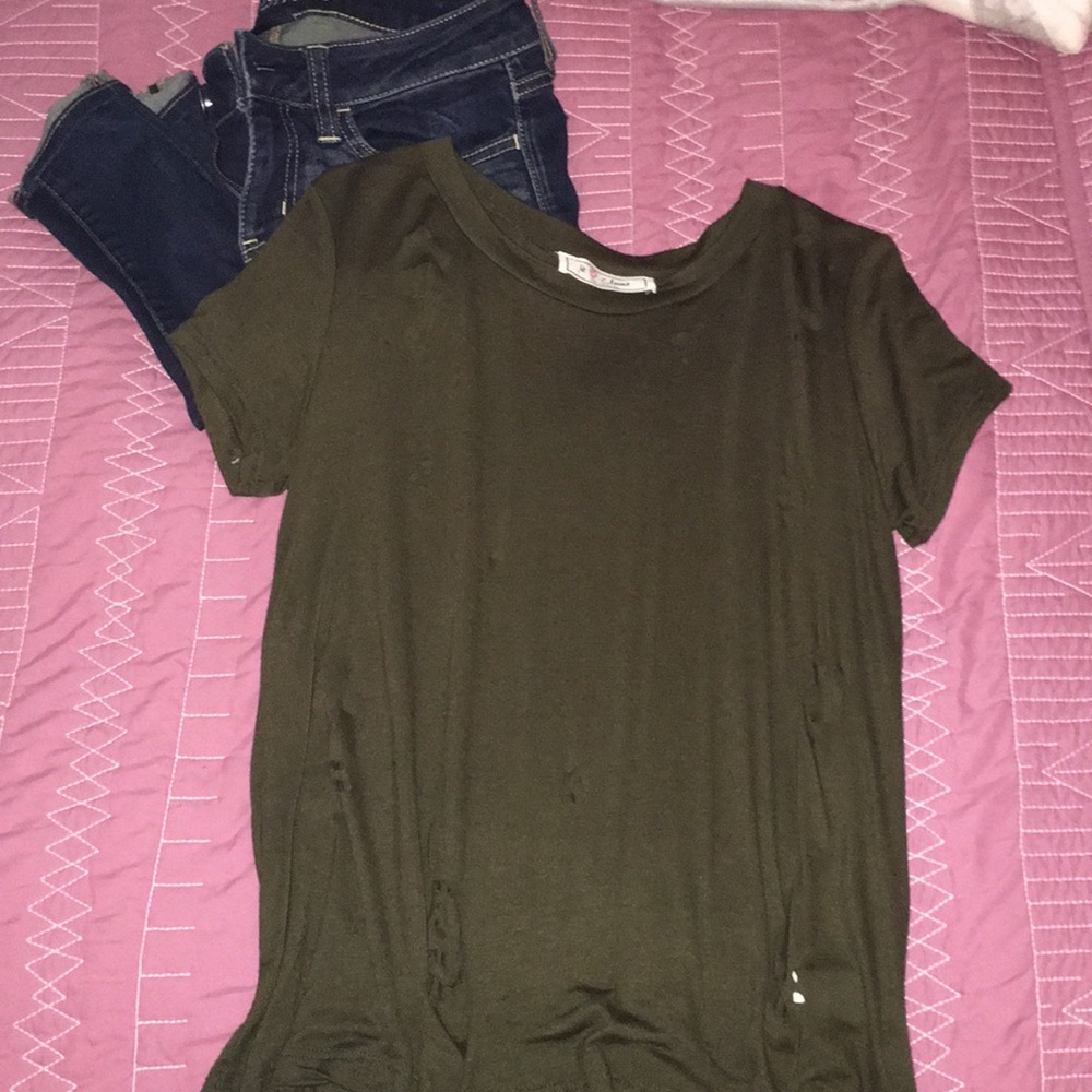 Stylish ripped Tee